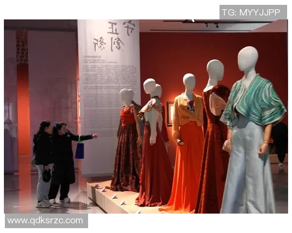 中国国家队发布新队服 灵感源自敦煌壁画 融合传统文化与现代设计