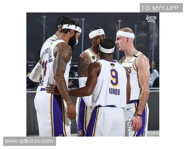 技术数据全景解析：球员季后赛近五场比赛表现全面一览